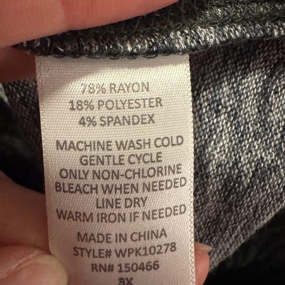 NWT Market & Spruce Zebra Print Long Sleeve Top - Black and Gray - Picture 4 of 7